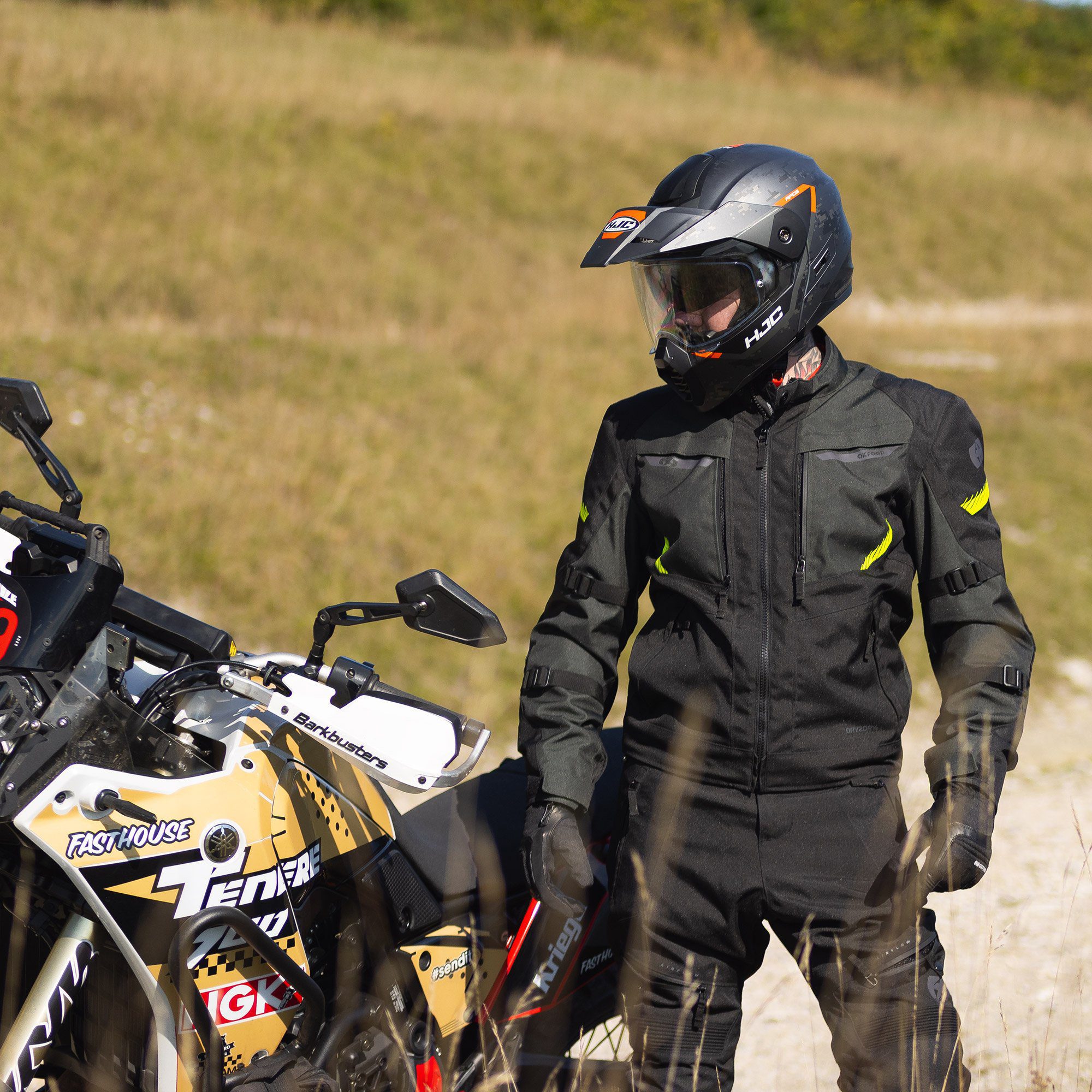 Oxford Toronto 1.0 D2D Motorcycle Jacket Black Green Lifestyle 2