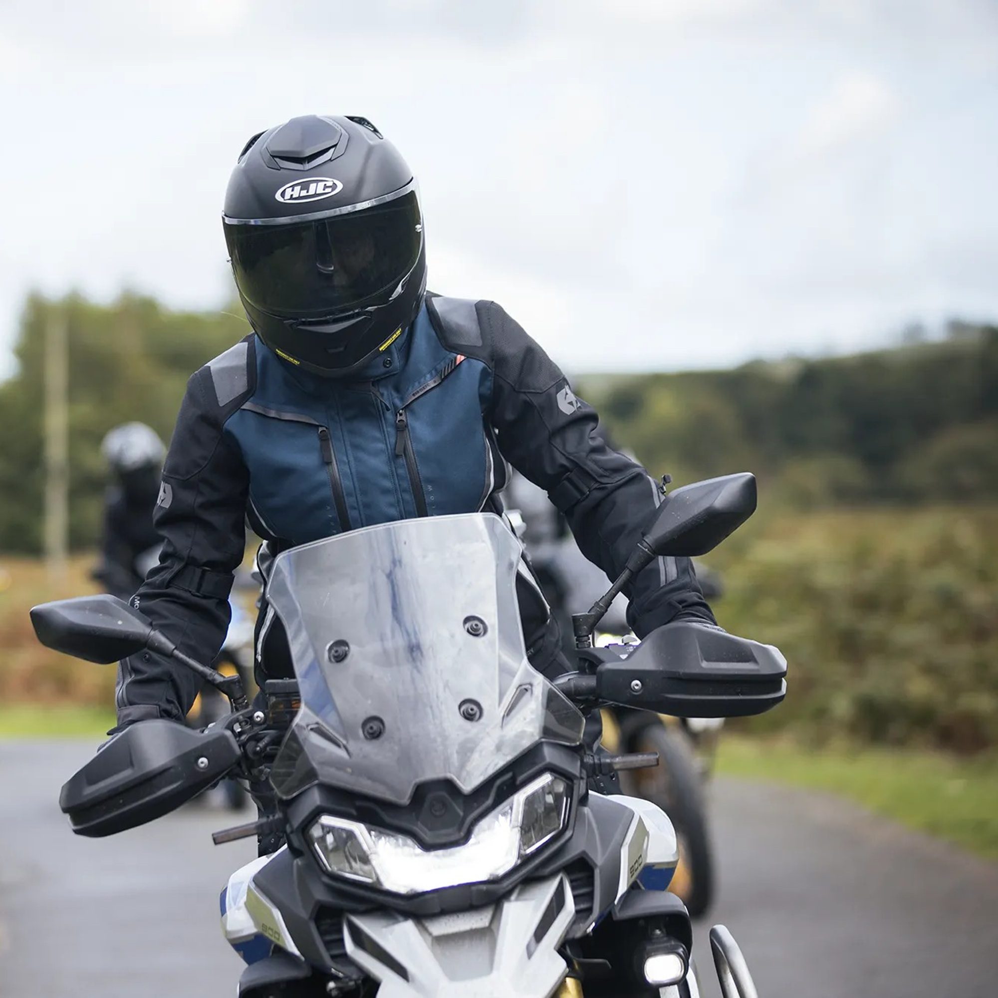 Oxford Montreal 5.0 Women's Motorcycle Jacket - Stealth Blue Black Coral Lifestyle 3