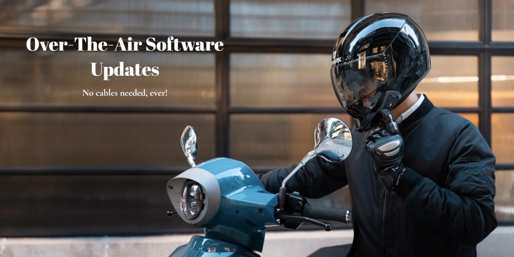 Cardo Spirit HD Motorcycle Helmet Bluetooth Intercom Features 3