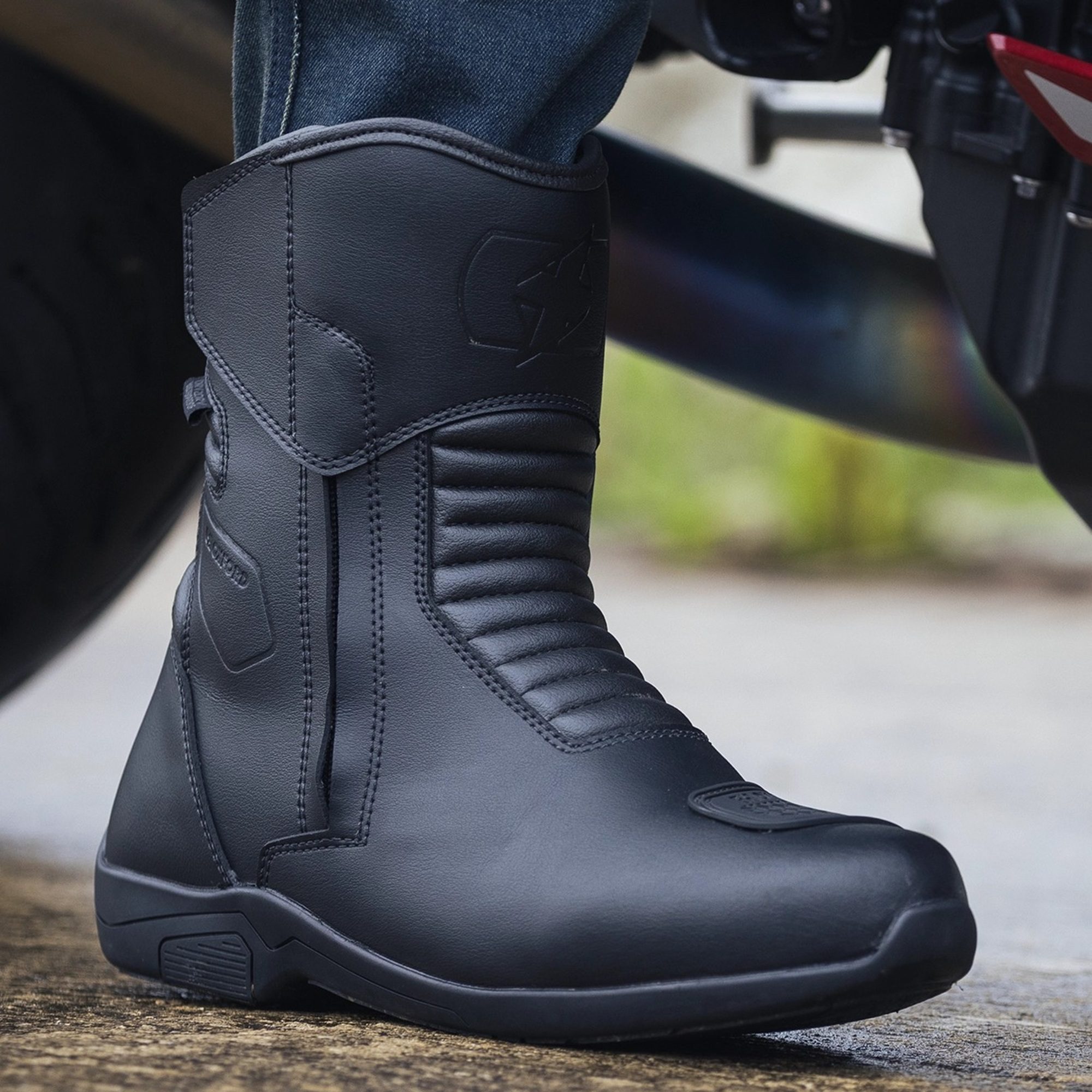 Oxford Warrior 3.0 D2D Motorcycle Boots - Black Lifestyle 3