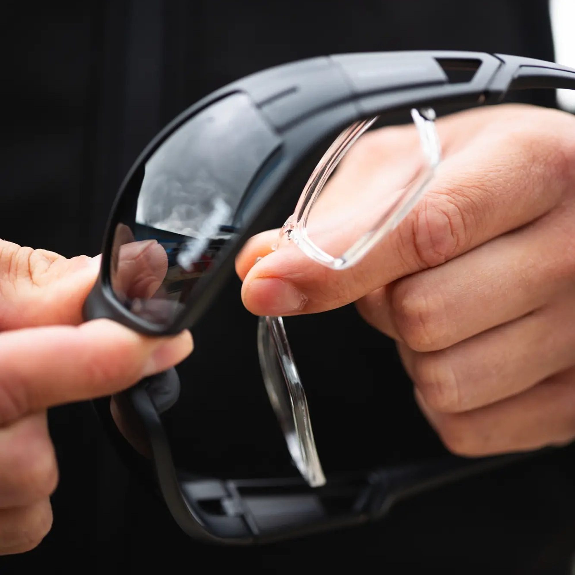 Oxford Transformer Polarised Auto-Tint Motorcycle Sunglasses + Lens Insert Lifestyle 2